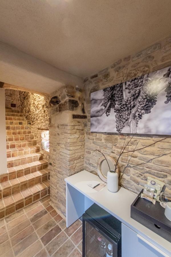 Borgo Baccile By Vini Fantini Hotel Crecchio Exterior photo